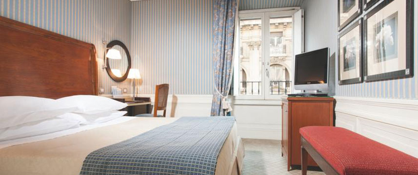 Hotel  Stendhal Superior Bedroom